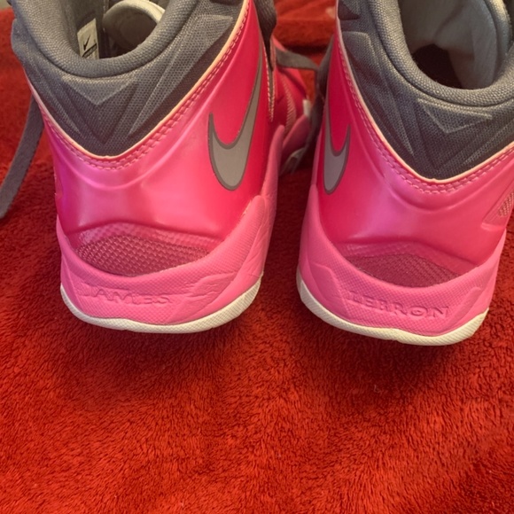 LeBron James Pink Nikes - Kay Yow!! - Picture 5 of 6